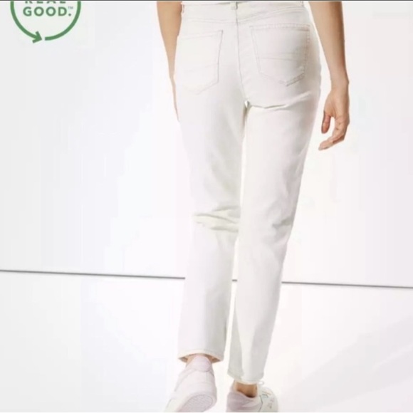 NWT American Eagle Mom jeans - Picture 2 of 3